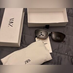 Zara Cream Pouch with Box